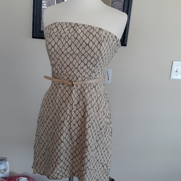 Patterned tan dress NWT - Picture 2 of 6